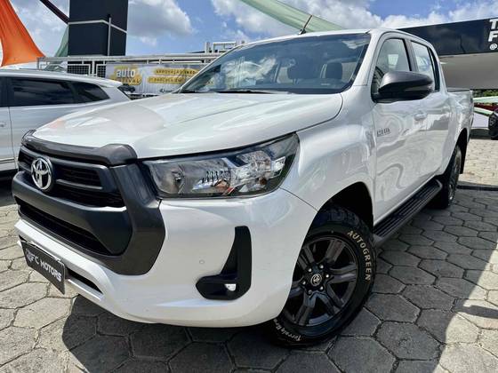 TOYOTA HILUX 2.8 D-4D TURBO DIESEL CD SR 4X4 AUTOMÁTICO